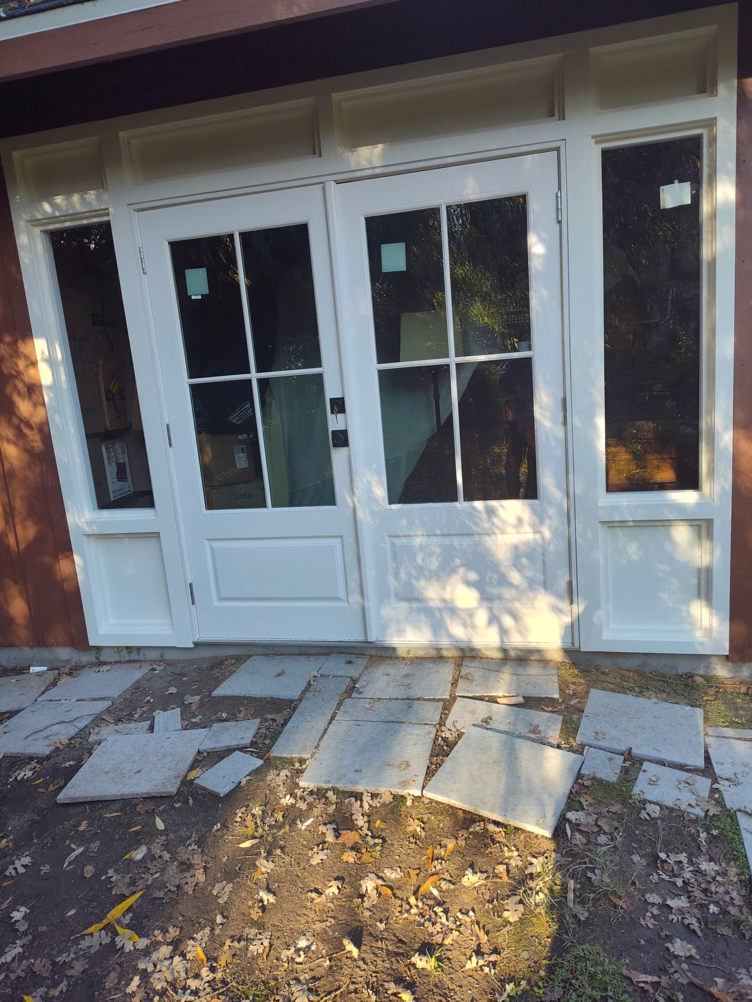 exterior photo 5
