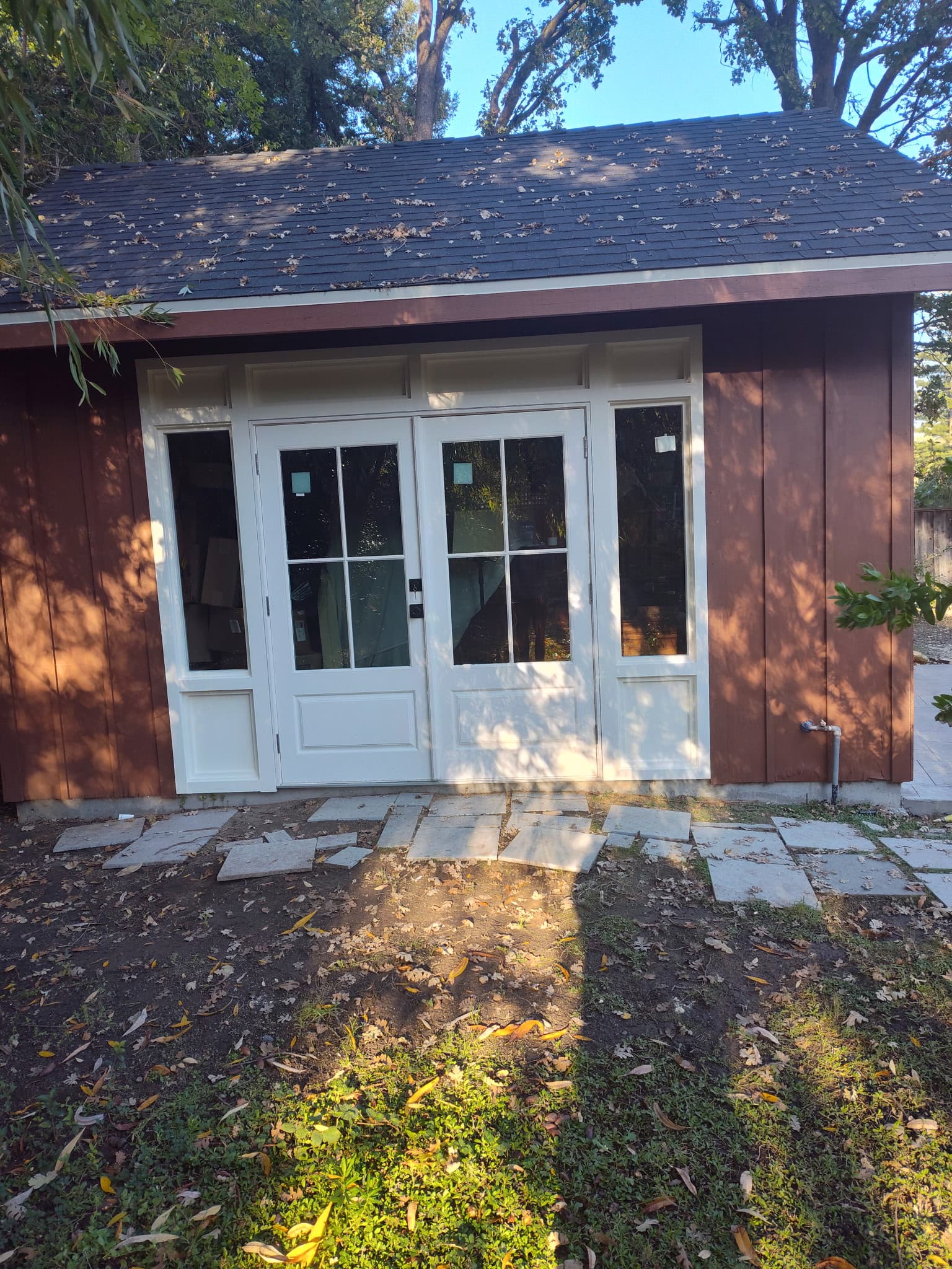 exterior photo 6